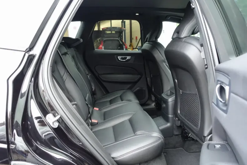 Volvo XC60 din 2024 cu 13.800 km - oferta VOL121160 - foto 11