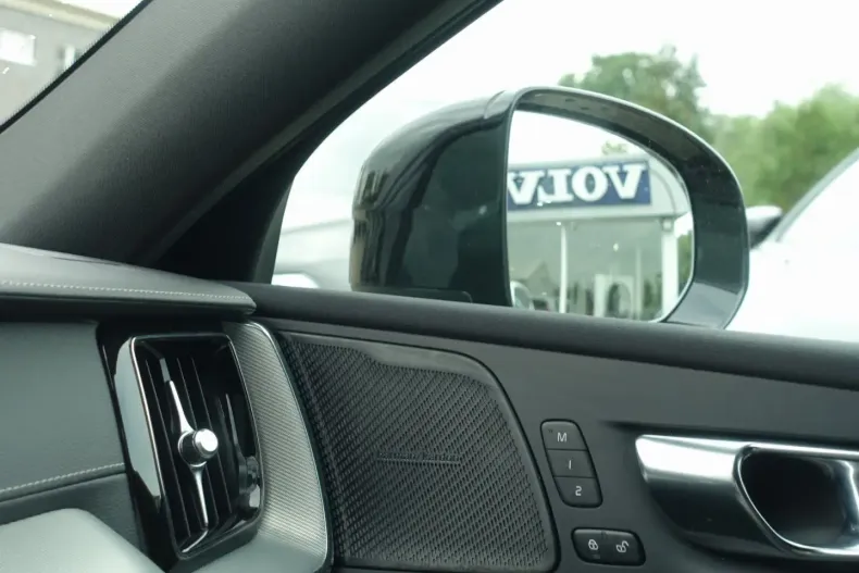 Volvo XC60 din 2024 cu 13.800 km - oferta VOL121160 - foto 16