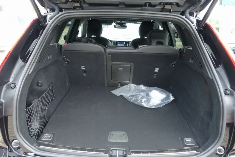 Volvo XC60 din 2024 cu 13.800 km - oferta VOL121160 - foto 26