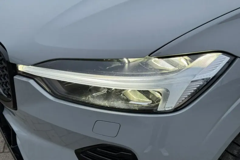 Volvo XC60 din 2024 cu 24.140 km - oferta VOL121167 - foto 3