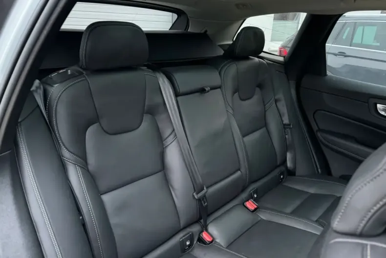 Volvo XC60 din 2024 cu 24.140 km - oferta VOL121167 - foto 13