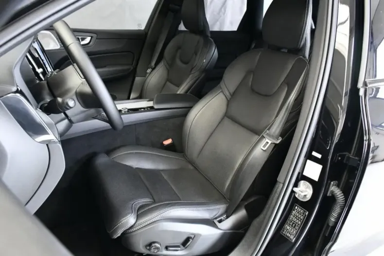 Volvo XC60 din 2024 cu 25.500 km - oferta VOL121169 - foto 15