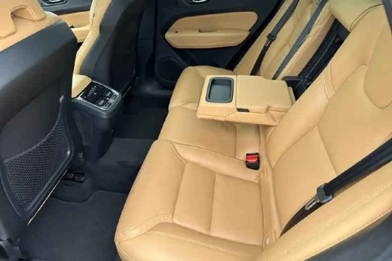 Volvo XC60 din 2021 cu 45.058 km - oferta VOL121173 - foto 9