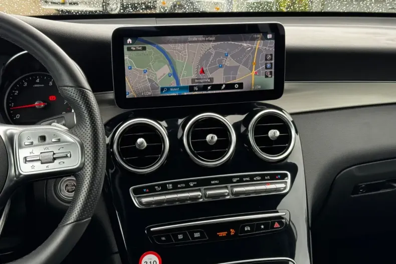 Mercedes-Benz GLC 300 din 2020 cu 83.240 km - oferta MER121185 - foto 12