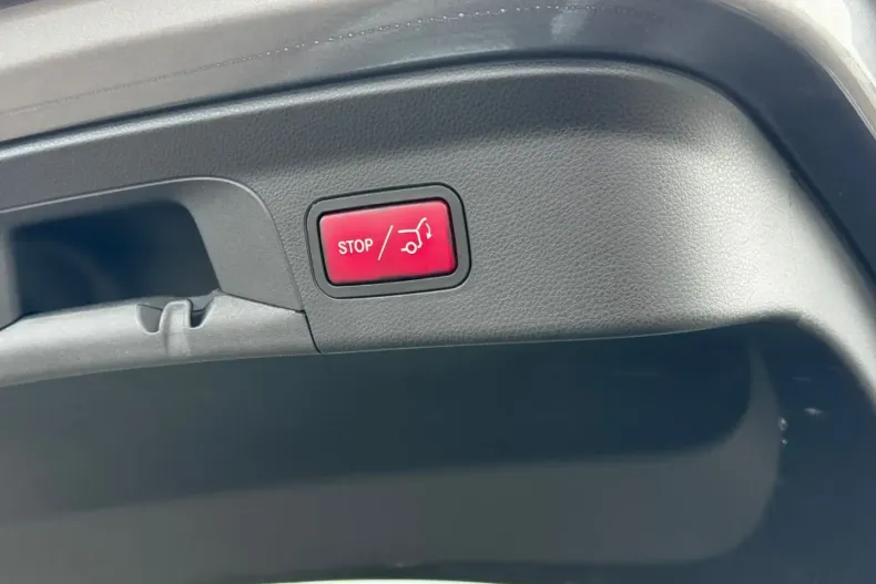 Mercedes-Benz GLC 300 din 2020 cu 83.240 km - oferta MER121185 - foto 17