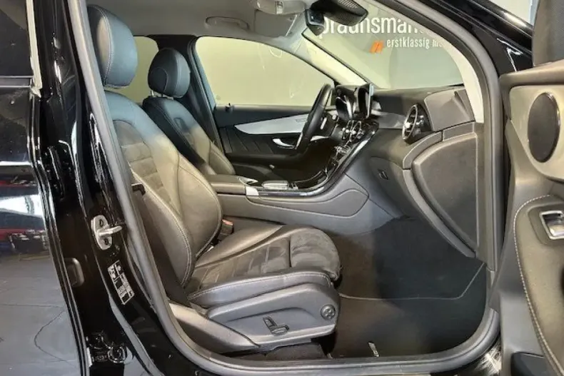 Mercedes-Benz GLC 300 din 2021 cu 86.899 km - oferta MER121191 - foto 9