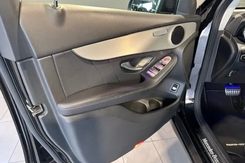 Mercedes-Benz GLC 300 din 2021 cu 86.899 km - oferta MER121191 - foto 12