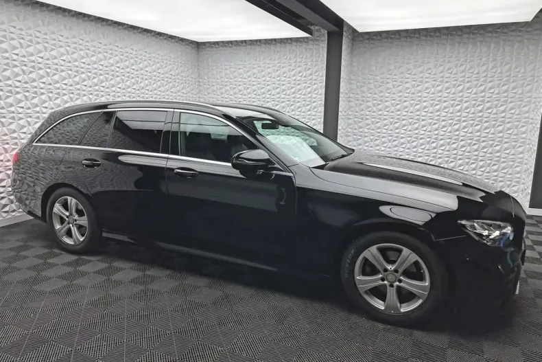 Mercedes-Benz E 200 din 2020 cu 44.852 km - oferta MER121195 - foto 4