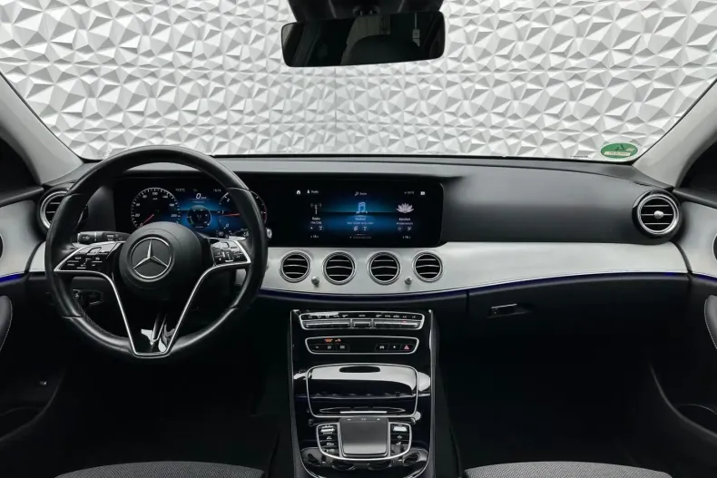 Mercedes-Benz E 200 din 2020 cu 44.852 km - oferta MER121195 - foto 7