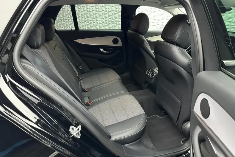 Mercedes-Benz E 200 din 2020 cu 44.852 km - oferta MER121195 - foto 16