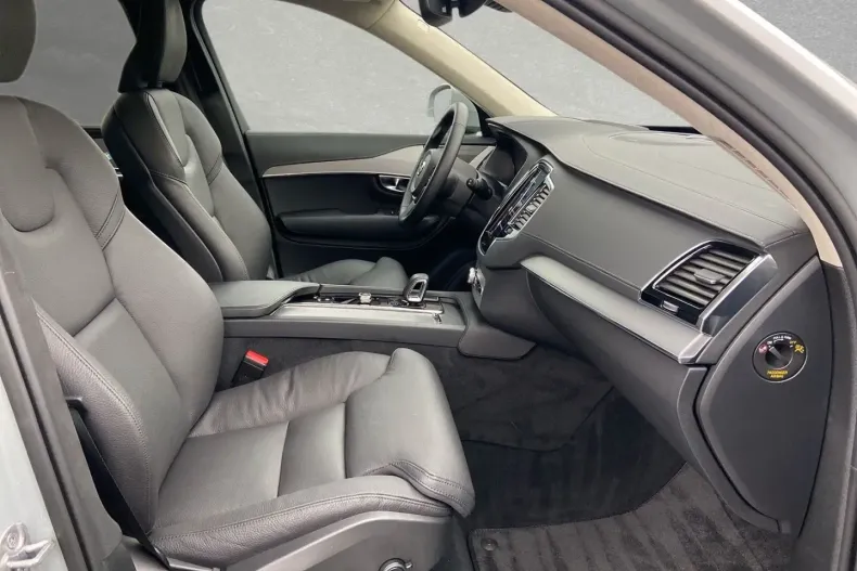 Volvo XC90 din 2024 cu 37.000 km - oferta VOL121235 - foto 4