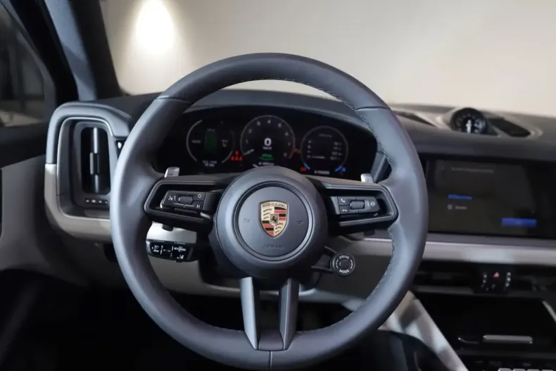 Porsche Cayenne din 2025 cu 9.100 km - oferta POR121250 - foto 3