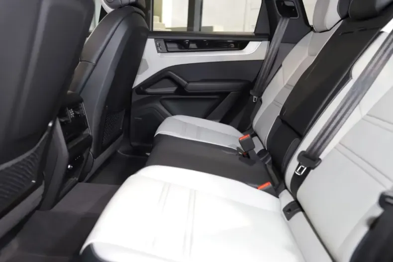 Porsche Cayenne din 2025 cu 9.100 km - oferta POR121250 - foto 16