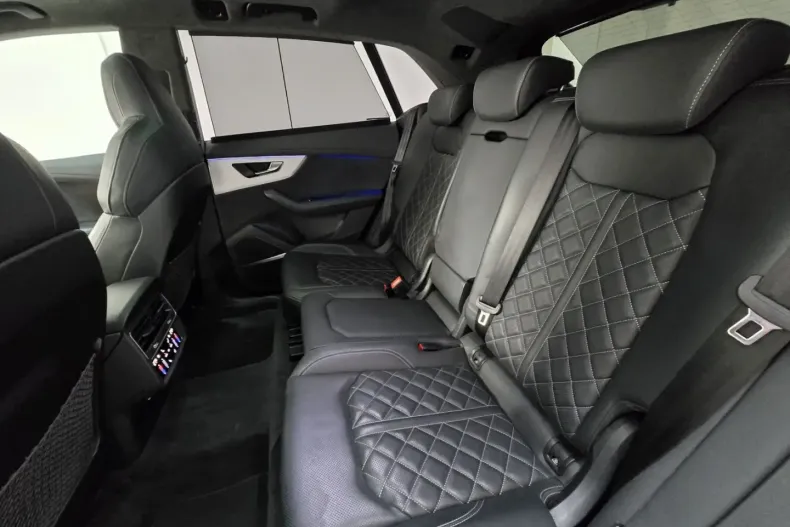 Audi SQ8 din 2022 cu 81.990 km - oferta AUD121268 - foto 9