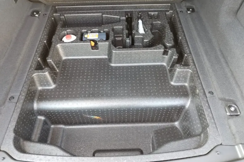 Land Rover Range Rover din 2023 cu 31.000 km - oferta LAN121274 - foto 8