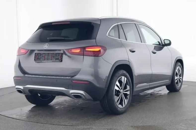 Mercedes-Benz GLA 180 din 2024 cu 14.300 km - oferta MER121282 - foto 2