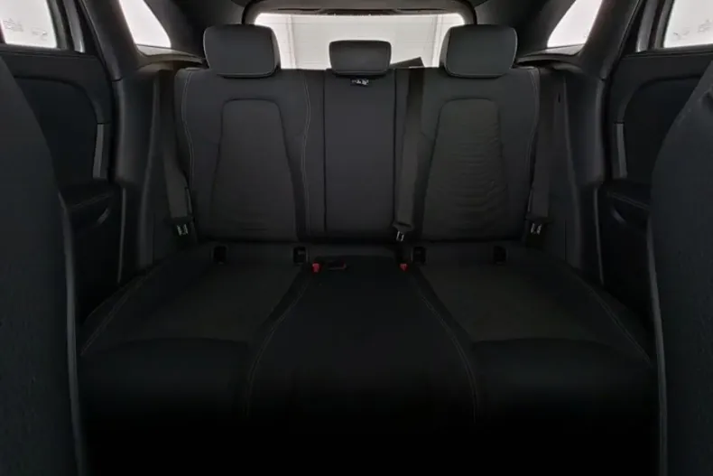 Mercedes-Benz GLA 180 din 2024 cu 14.300 km - oferta MER121282 - foto 8