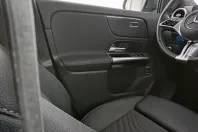 Mercedes-Benz GLA 180 din 2024 cu 14.300 km - oferta MER121282 - foto 9