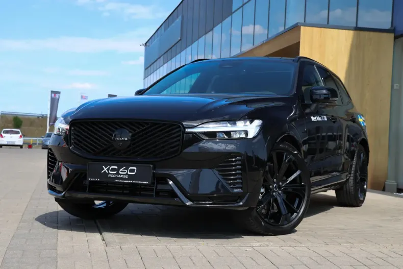 Volvo XC60 din 2025 cu 5.000 km - oferta VOL121288 - foto 2