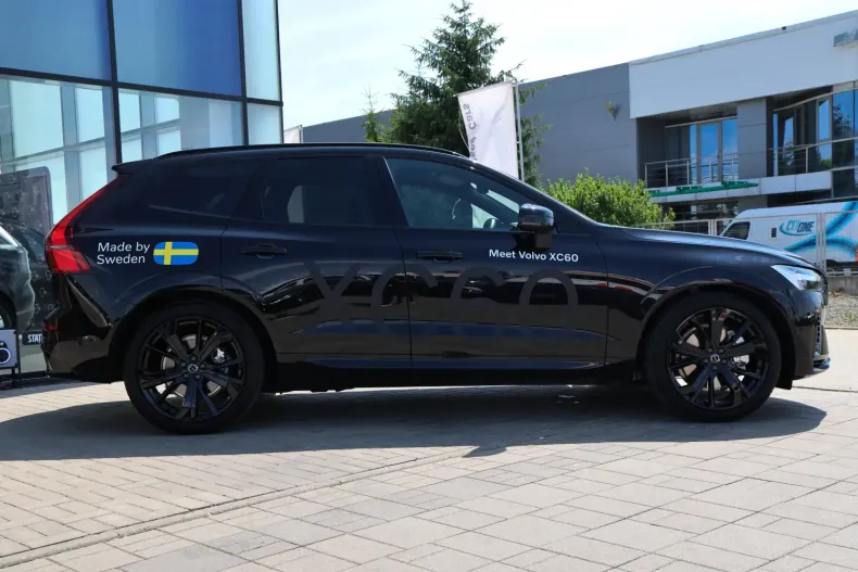 Volvo XC60 din 2025 cu 5.000 km - oferta VOL121288 - foto 3