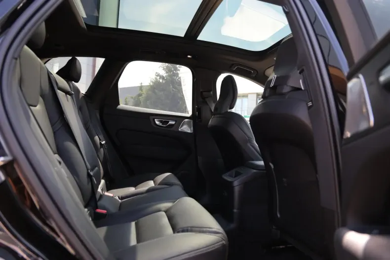 Volvo XC60 din 2025 cu 5.000 km - oferta VOL121288 - foto 12