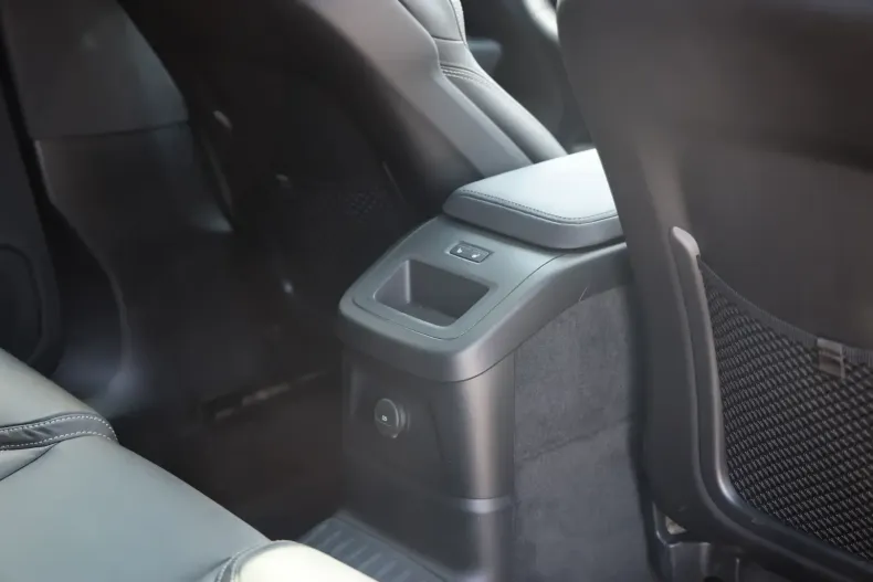 Volvo XC60 din 2025 cu 5.000 km - oferta VOL121288 - foto 14