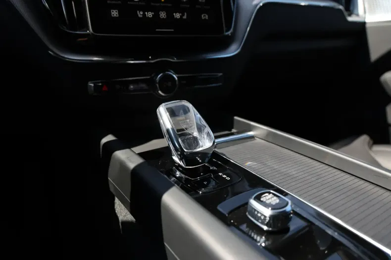 Volvo XC60 din 2025 cu 5.000 km - oferta VOL121288 - foto 21