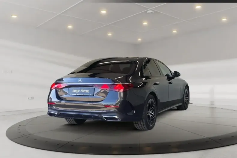 Mercedes-Benz E 220 din 2023 cu 35.490 km - oferta MER121292 - foto 4