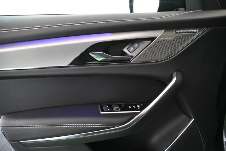 Jaguar F-Pace din 2023 cu 32.135 km - oferta JAG121310 - foto 28