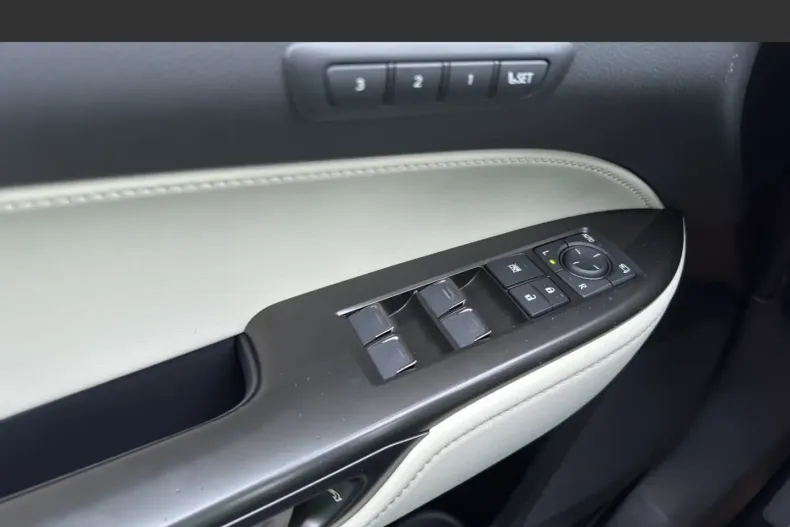 Lexus NX 350h din 2025 cu 10 km - oferta LEX121315 - foto 8