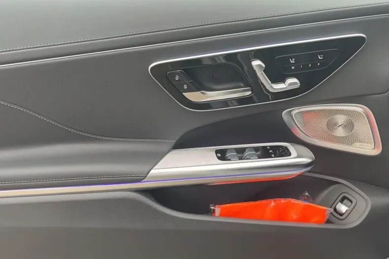 Mercedes-Benz CLE 200 din 2024 cu 14.900 km - oferta MER121317 - foto 17