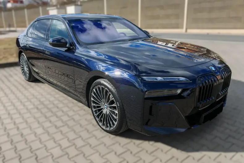 BMW 740 din 2023 cu 35.000 km - oferta BMW121318 - foto 1