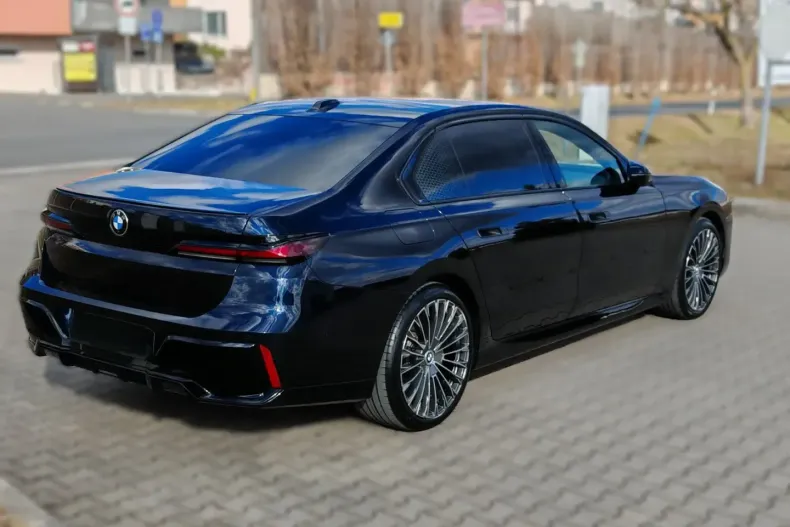 BMW 740 din 2023 cu 35.000 km - oferta BMW121318 - foto 2