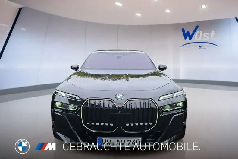 BMW 740 din 2024 cu 1.100 km - oferta BMW121319 - foto 1