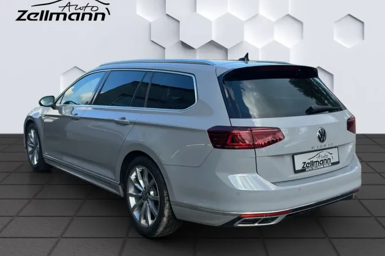 Volkswagen Passat Variant din 2023 cu 41.652 km - oferta VOL121320 - foto 3