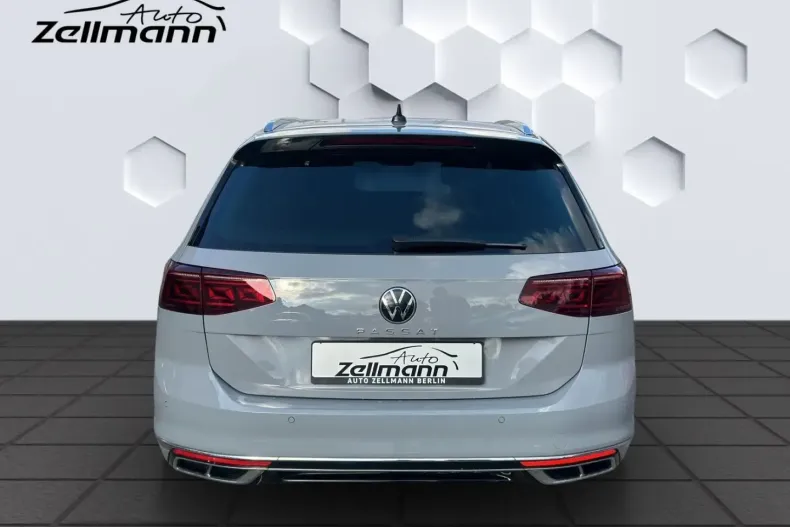 Volkswagen Passat Variant din 2023 cu 41.652 km - oferta VOL121320 - foto 4