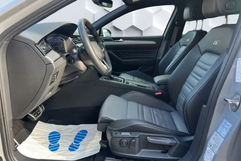 Volkswagen Passat Variant din 2023 cu 41.652 km - oferta VOL121320 - foto 9