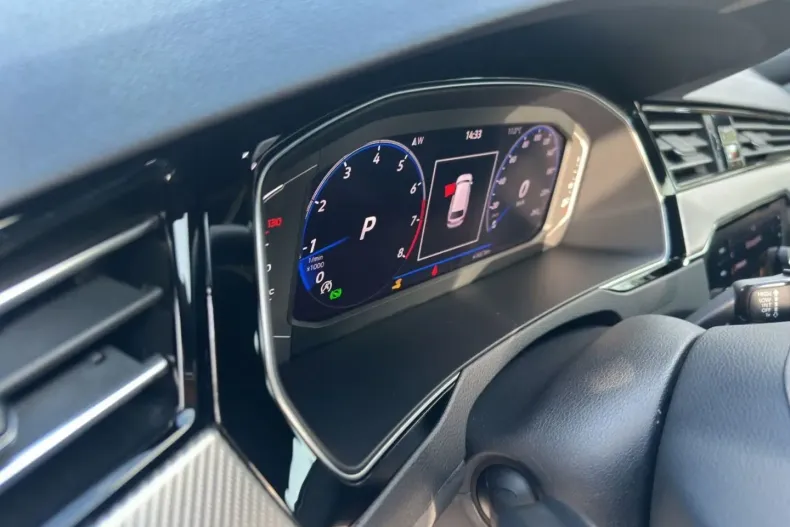 Volkswagen Passat Variant din 2023 cu 41.652 km - oferta VOL121320 - foto 11