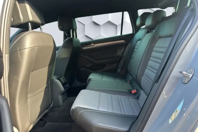 Volkswagen Passat Variant din 2023 cu 41.652 km - oferta VOL121320 - foto 13