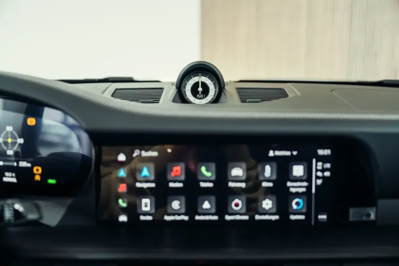 Porsche 992 din 2024 cu 10.820 km - oferta POR121325 - foto 27