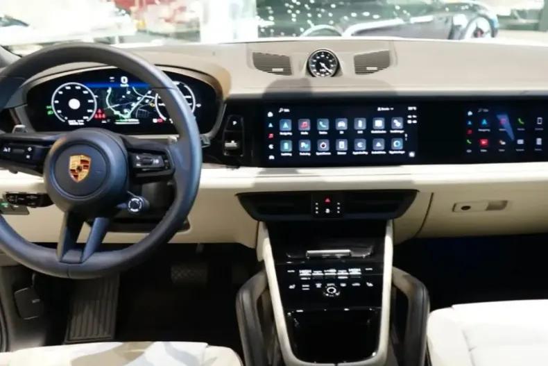 Porsche Cayenne din 2024 cu 15.500 km - oferta POR121337 - foto 4