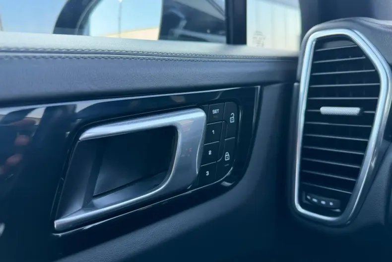 Porsche Cayenne din 2021 cu 58.920 km - oferta POR121339 - foto 27