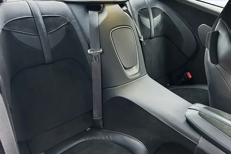 Aston Martin DBS din 2023 cu 2.090 km - oferta AST121349 - foto 13