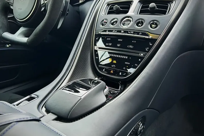 Aston Martin DBS din 2023 cu 2.090 km - oferta AST121349 - foto 27