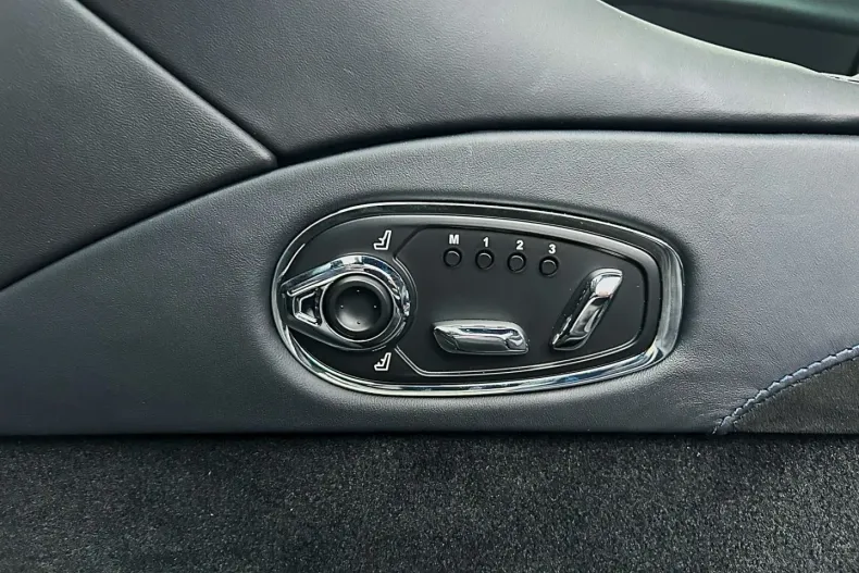 Aston Martin DBS din 2023 cu 2.090 km - oferta AST121349 - foto 36