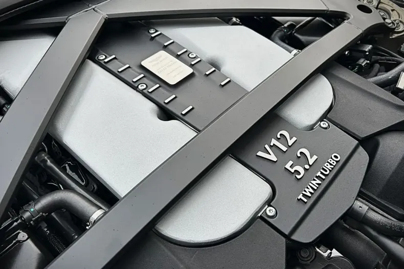 Aston Martin DBS din 2023 cu 2.090 km - oferta AST121349 - foto 37