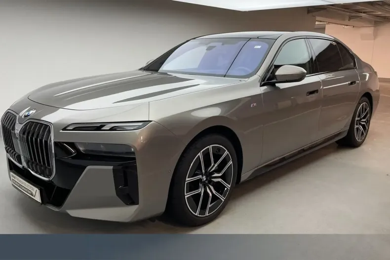 BMW 740 din 2024 cu 23.404 km - oferta BMW121351 - foto 1