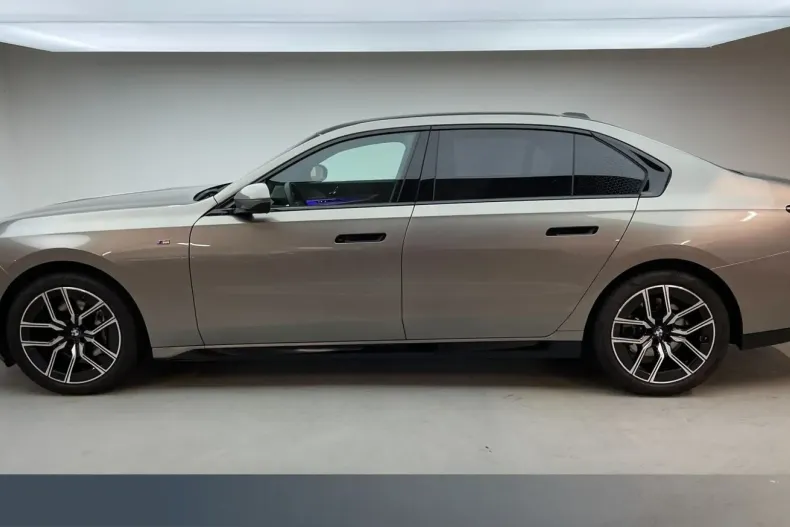 BMW 740 din 2024 cu 23.404 km - oferta BMW121351 - foto 3