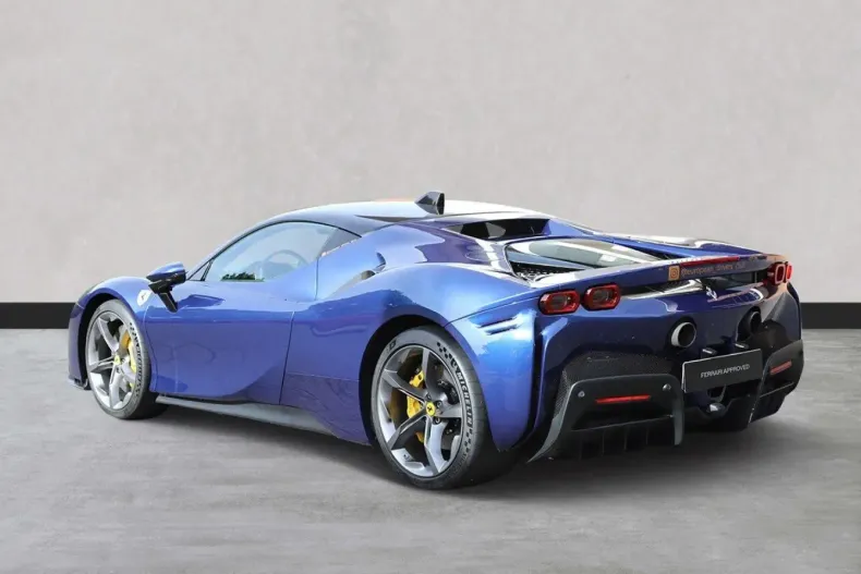 Ferrari SF90 din 2021 cu 15.500 km - oferta FER121352 - foto 6