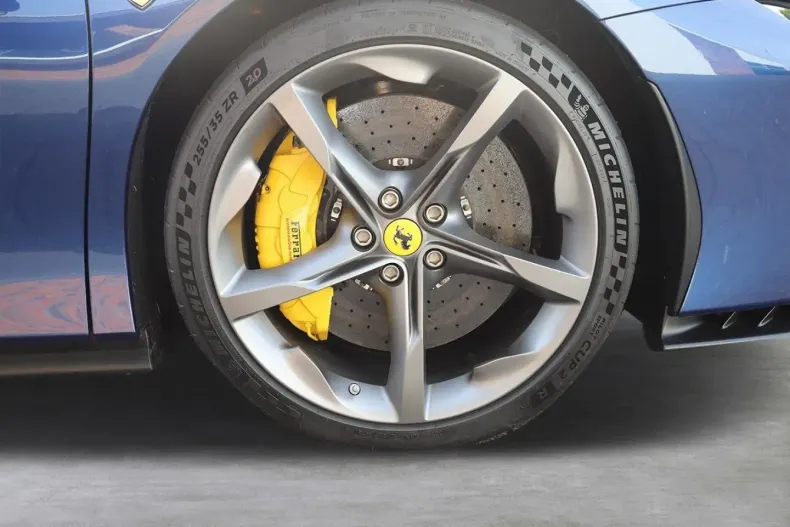 Ferrari SF90 din 2021 cu 15.500 km - oferta FER121352 - foto 10